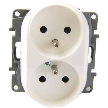 NILOE 2 MODUŁ BIAŁY GNIAZDO 2X Z/U Z PRZESŁONAMI ZACISKI ŚRUBOWE 16A 250V