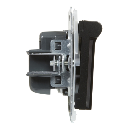 SUNO 2 MODUŁ CZARNY GNIAZDO 1X Z/U Z KLAPKĄ IP44 ZACISKI SPRĘŻYNOWE 16A 250V