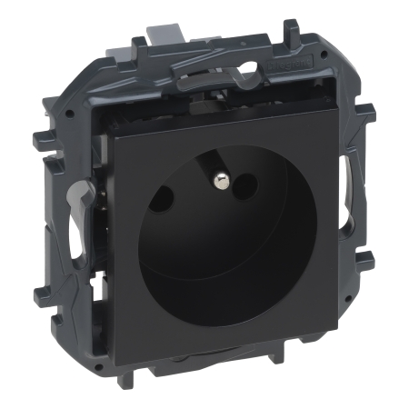 NILOE STEP MODUŁ CZARNY GNIAZDO 1X Z/U ZACISKI SPRĘŻYNOWE 16A 250V