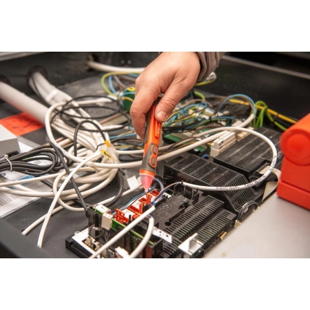 VT-3 BEZDOTYKOWY WSKAŹNIK NAPIĘCIA AC